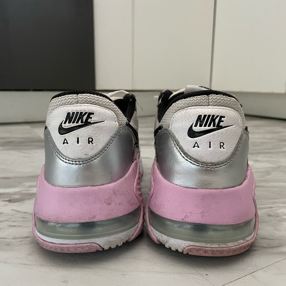 Nike Air Sneakers - Picture 2 of 4